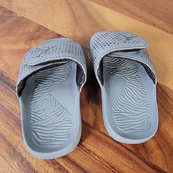 Jordan Hydro 5 Kids Gray Slide Sandals Size 7C - Picture 6 of 14
